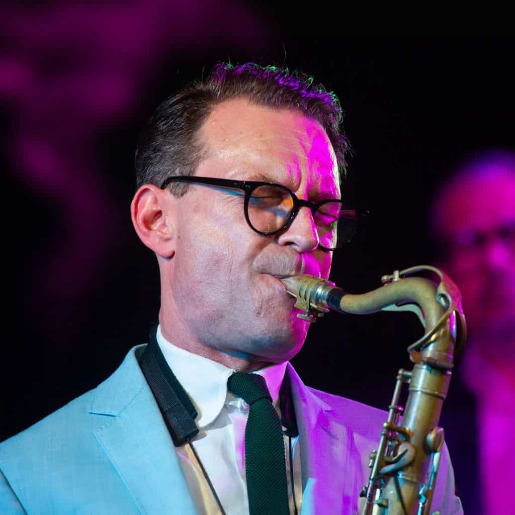 Even-een-terugblik-op-het-superfeestje-met-New-Cool-Collective-in-de-Grote-Kerk-Groede